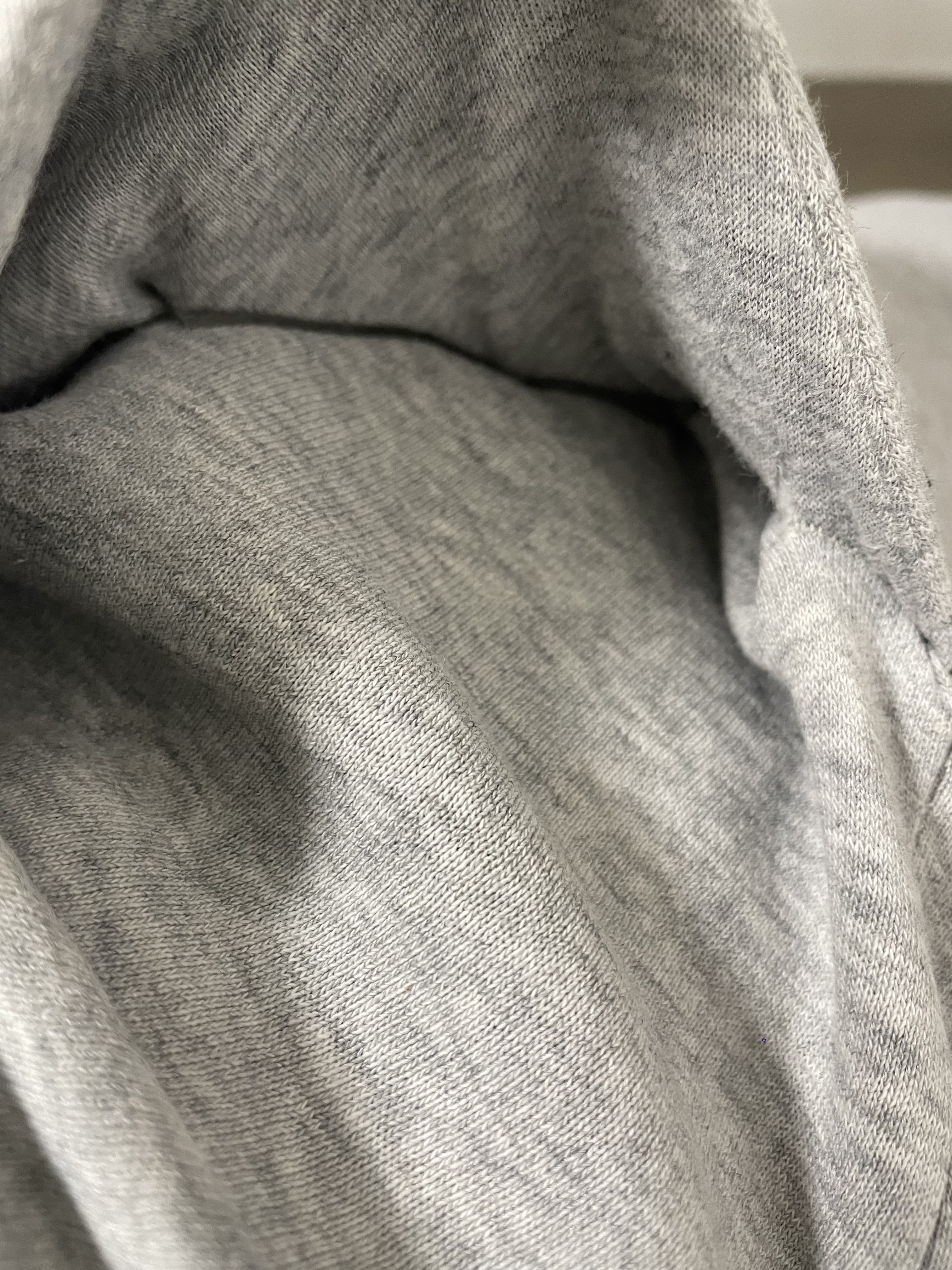 סגרו היטב את הכיס עם דבק דו צדדי